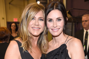 Courteney Cox Jennifer Aniston - WATCH: Jennifer Aniston and Courteney Cox are friendship goals as they  enjoy a game of pool | You