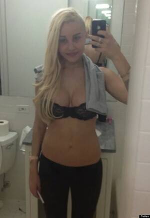 Amanda Bynes Sex Tape - Amanda Bynes Tweets Underwear Pictures As She's 'Granted Access To Her  Millions' | HuffPost UK Entertainment