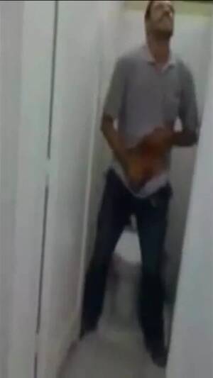 Arab Spy Camera - Bathroom Spy Cam Catches Middle Eastern Gay Action - ThisVid.com