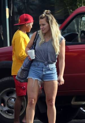 hilry duff celebrity upskirt no panties - Share, rate and discuss pictures of Hilary Duff's feet on wikiFeet - the  most comprehensive celebrity feet database to ever have existed.