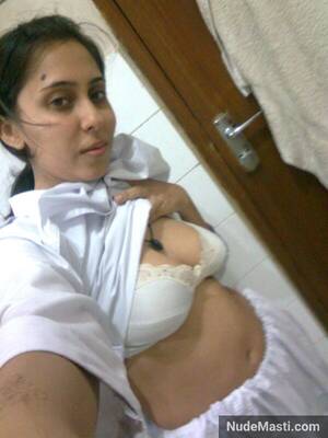 desi nurse naked - Newly Married Hot Indian Nurse Ayisha Naked Pics - Desi XXX Photos