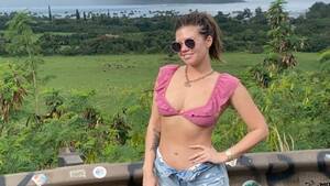 Chanel West Coast Sex Porn - Chanel West Coast Goes to Hawaii After Trolls Criticized Her on IG