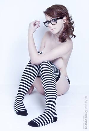 Emo Porn Knee Socks - Cute girl + glasses + striped socks = win Porn Pic - EPORNER