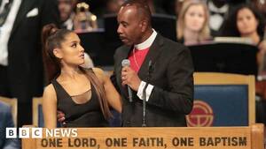 Ariana Grande Bbc Porn - Aretha Franklin bishop sorry after 'groping' Ariana Grande : r/news