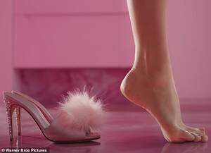 Beyonce Feet Porn - Why Barbie fans are going gaga over Margot Robbie's FEET | Daily Mail Online