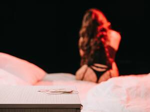 live sex peep show - I Visited An Amsterdam Peep In The Red Light District