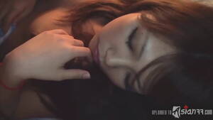 japanese girls share - Two Japanese girls are sharing a cock in a hotel - XVIDEOS.COM