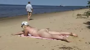 Beach Milf Blowjobs - Acquaintance a milf- beach blowjob | xHamster