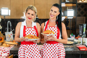 Food Bangers Mandy - Hot MILFs Texas Patti & Lexi Stone VR Threesome Â« Porn Corporation â€“ New  Porn Sites Showcased Daily!