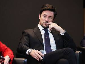 Drunk Wife Passed Out Porn - Italian Prime Minister Giorgia Meloni's partner's comments about rape spark  outrage: 'If you don't get drunk, you avoid running into a wolf' |  International | EL PAÃS English