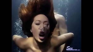 Bamboo Asian Porn Shower - Man Makes Love to Bamboo Underwater In A Bubble Shower - XVIDEOS.COM