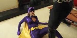 Catwoman And Batgirl Lesbian Cosplay - catwoman capturing and breakin batgirl - Tnaflix.com