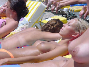candid topless beach boobs - Candid Tits On The Beach - February, 2008 - Voyeur Web Hall of Fame