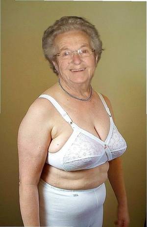 Girdle Lingerie Porn - Granny Madge from the uk Porn Pics