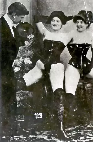 1940s Corset Porn - Vintage Corset Pics: Free Classic Nudes â€” Vintage Cuties
