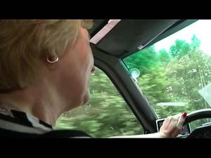 mature fisting in a car - ... Hardcore Milf Mature video: Omi treibt es wild in ihrem Job