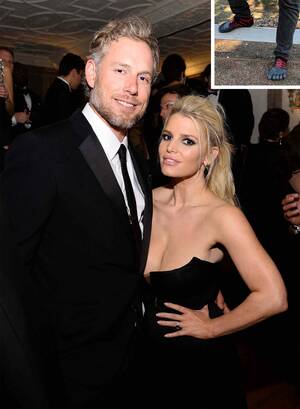 Jessica Simpson Porn Star - Jessica Simpson Loves Her Husband's Vibram Five-Toed Shoes