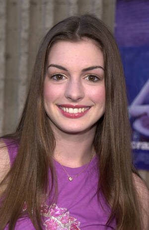 anne hathaway - Anne Hathaway Inadvertently Exposed A Sad Reality For Girls Everywhere