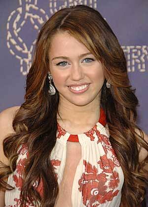 Miley Cyrus Porn Captions Dad - Miley Cyrus embarrassed by risqu photo of her in upcoming Vanity Fair â€“  Orange County Register