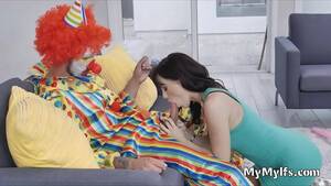 Birthday Clown Fuck - Milf sucks thick clown dick after bday party - XVIDEOS.COM