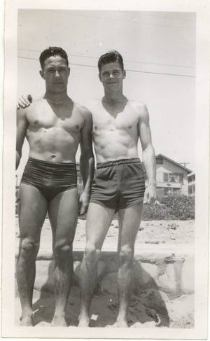1940s Vintage Gay Men Porn - Vintage photographs of gay and lesbian couples and their stories.