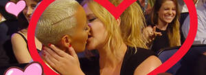 Amy Schumer Lesbian Kissing - Amy Schumer Makes Out With Amber Rose At MTV Awards â€¢ GCN