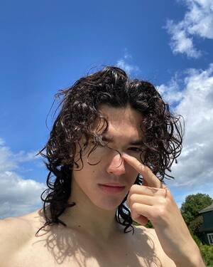 Ariana Grande Slave Porn - 7 lanzamientos recientes que debes escuchar: Conan Gray + Ariana Grande +  Yves Tumor y mÃ¡s