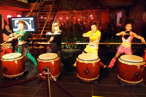 japanese nude drums - taiko drumming