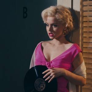 Madonna Porn Captions - The Wigs, Makeup, and Costumes Behind Ana de Armas' Marilyn Monroe  Transformation in 'Blonde'