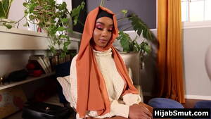 muslim ebony porn - Ebony muslim girl learns how to make blowjobs - XVIDEOS.COM