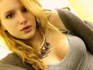 Close Up Bella Thorne Porn - Bella Throne