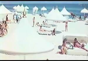 beach topless movie scenes - Plus Beau Que Moi, Tu Meurs - 1982 - Topless Beach Scenes - EPORNER