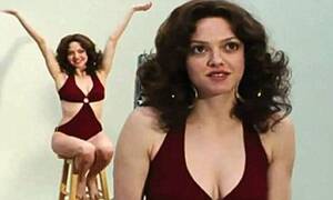 70s Porn Star Linda Lovelace - Sneak peek at Amanda Seyfried's portrayal of 70s porn star Linda Lovelace  in brand new clip | Daily Mail Online