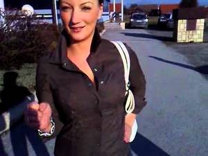 bouncy tits fall out - Chick's boobs fall out