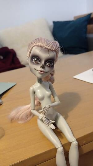 cartoon monster high girls nude - Got this naked Zomby Gaga in a 10 dolls pack for $50! : r/MonsterHigh