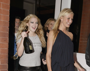 Drew Barrymore Cameron Diaz Sex - Drew Barrymore reveals story behind a throwback photo featuring Cameron Diaz  | The Independent | The Independent