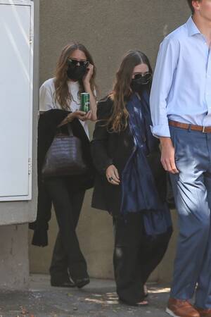 Mary Kate Olsen Xxx Porn - Mary-Kate And Ashley Olsen Spotted On Shopping Trip In West Hollywood
