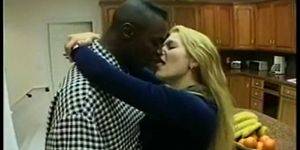 Interracial Porn Kissing - Interracial romantic kiss
