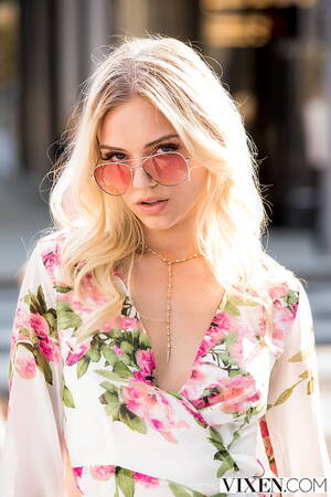 Alex Grey Porn Wallpaper - HD wallpaper: pornstar, looking at viewer, Alex Grey, glasses, Vixen.com |  Wallpaper Flare