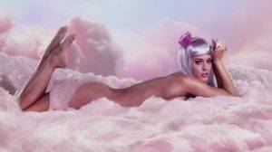 Katy Perry Blowjob - Are Naked Women in Media Ever â€œArtisticâ€? â€“ StoryFruits!