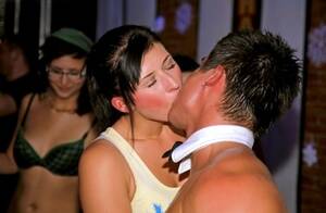 kissing sex party - Kissing At Party Porn Pics & Naked Photos - PornPics.com