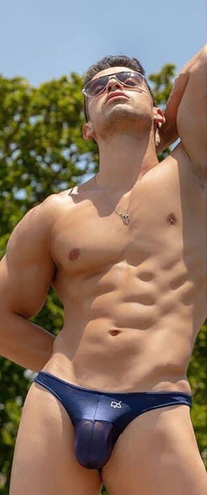 Gay Porn Speedos Swimwear - Aussie Speedo Guy is a Bisexual Aussie Guy who loves speedos.