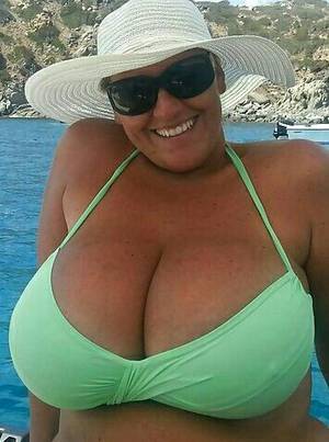 Amateur Milf Big Tits Bikini - Amateur milf on holiday. On HolidayBig ThingShallowReal WomenBoobsCurvyShelf PornSwimwear