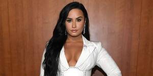 Black Lesbian Porn Demi Lovato - Demi Lovato Opens Up When They Told Their Parents She's Bisexual