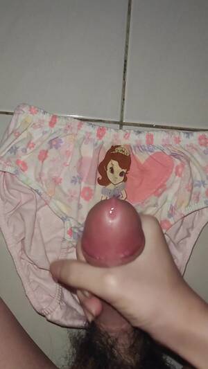 Cum Panty Porn - Cum my Sofia princess panties - ThisVid.com