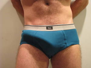 big erect cock shorts - Hot men in their pants.