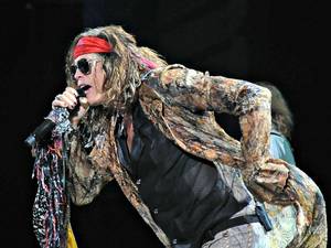 Aerosmith Jaded Porn - Aerosmith brings it back to the 70s with strong performance - OnMilwaukee