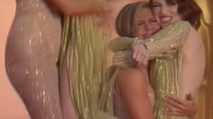 Emma Stone Sex - Oscars 2015 red carpet looks: Emma Stone flashes her nude underwear by  accident - Mirror Online