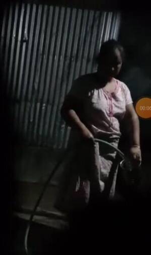 hidden camera sex vedio indian village - Indian village girl hidden cam - video 4 - ThisVid.com