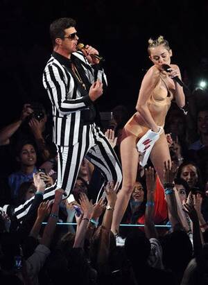 Cyru Having Miley Sex Selena Gomez Naked - Miley Cyrus, Justin Timberlake own the MTV VMAs